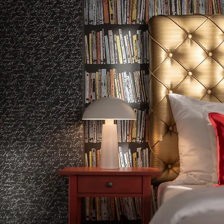 Pytloun فيلة ليبيريتش